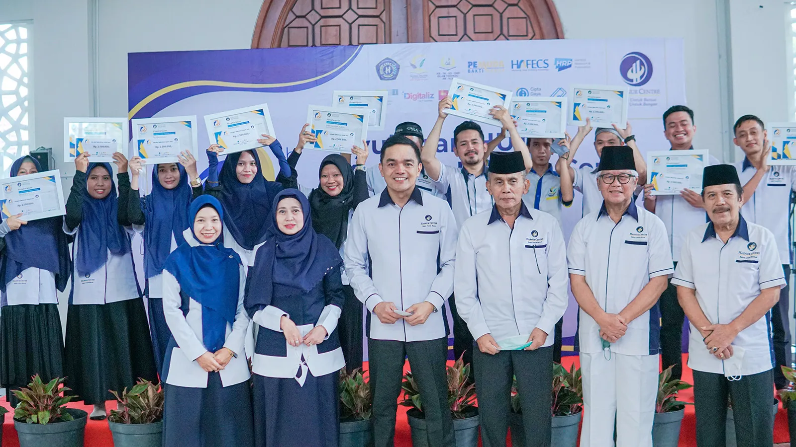 15a8a3492d8896f92f04a6d8d1e62c20cde75ec3